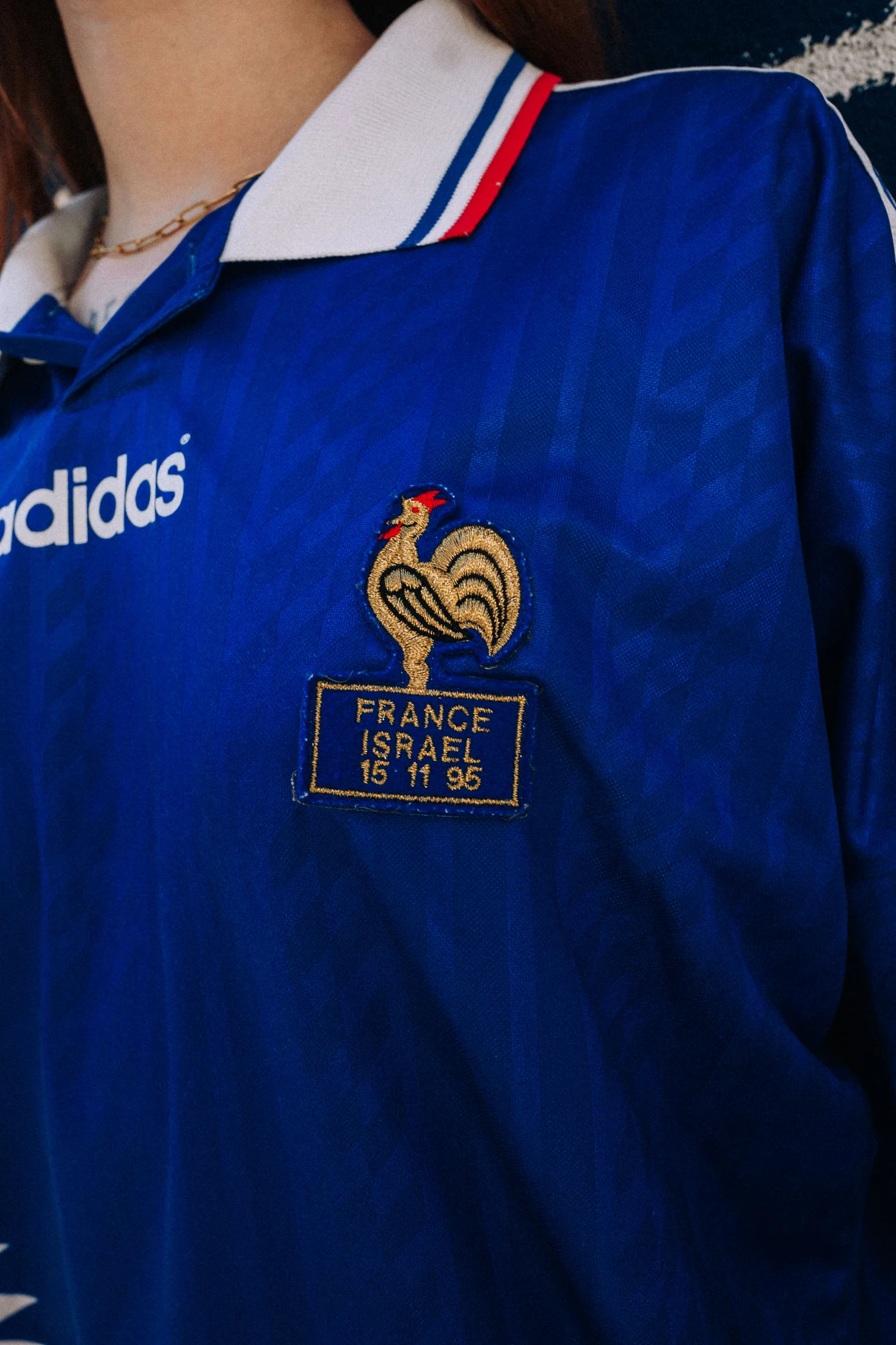 Détail du maillot bleu Casa Di Meco